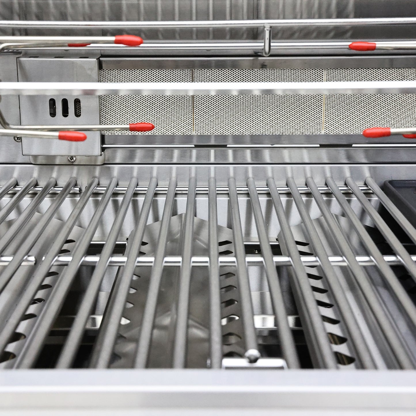 FORNO Bulnes 40-Inch BBQ, 95,000 BTU, 5 Burners, Sear & Rotisserie Infrared with Side Burner, Stainless Steel Outdoor Kitchen with 1.8 cu.ft. Beverage Center & White Sintered Stone Countertops